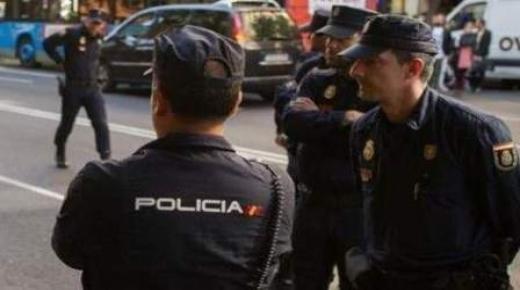 توقيف حلّاق مغربي في إسبانيا بشبهة “العمل لصالح داعش”