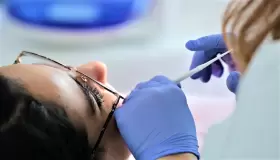 القضاء يُدين منتحلا لمهنة طب الأسنان..