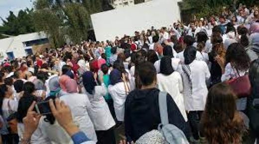 ملف طلبة كليات الطب .. ميداوي يتعهد بحل النقاط الخلافية..