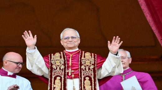 لاوون الرابع عشر أمريكي معتدل على خطى البابا فرنسيس