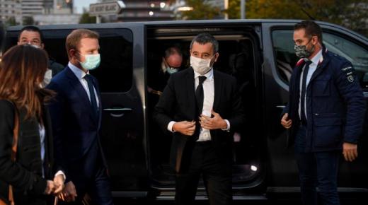 بعد قطع رأس أستاذ عرض كاريكاتور للنبي “ص”.. وزير الداخلية الفرنسي يقطع زيارته للمغرب..