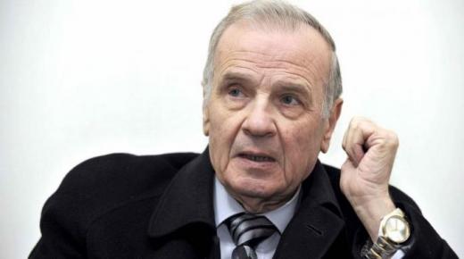 عن عمر ناهز 80 سنة.. وفاة الشاعر اللبناني الكبير محمد علي شمس الدين..