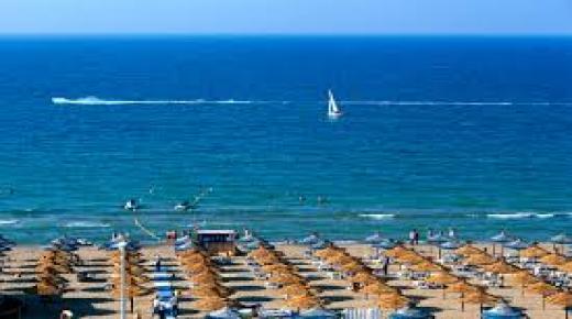 تقرير يدعو للتحكم بشبكات الصرف الصحي للحد من تلوث الشواطئ المغربية..