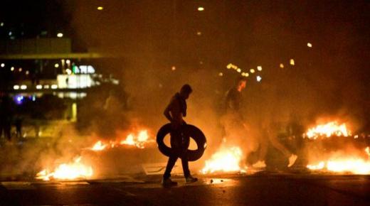 شاهد “فيديو”أعمال عنف واحتجات في السويد بعد حادث إحراق نسخة من القرآن الكريم..