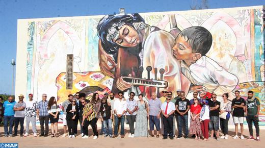 فن الشارع يزين جدران المحطة السياحية للسعيدية..