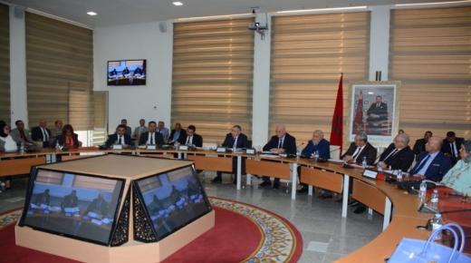 والي جهة الشرق يعفي رئيس قسم الميزانية بسبب عدّة اختلالات.. لماذا استبعاد المتابعة القضائية في القضية؟؟..