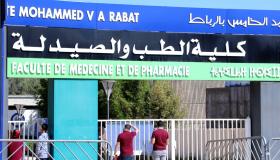 وضعية الصعبة التي يعيشها عدد كبير من طلبة كليات الطب الذين أنهوا بنجاح السنوات الست الأولى من تكوينهم