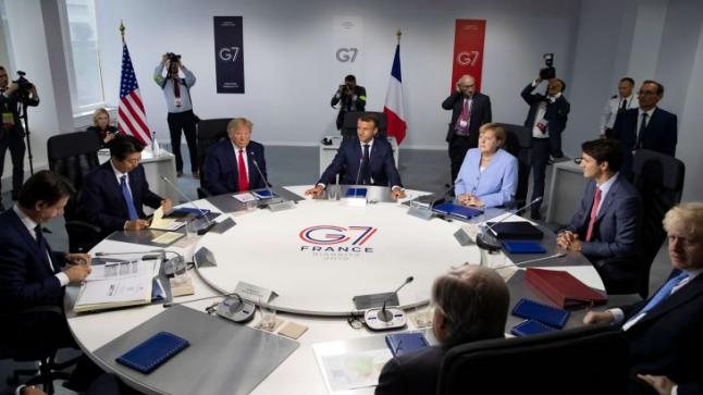 ماكرون أحدثهم.. فيروس كورونا يخترق دهاليز السلطة ويصيب عددا من زعماء العالم..