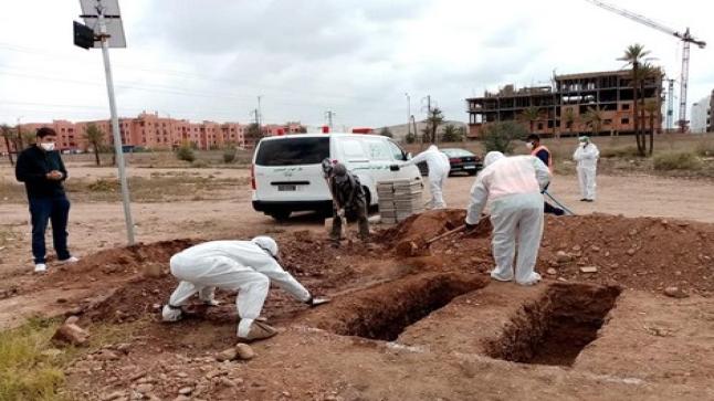 بعد دفنه.. استخراج جثمان من مقبرة وفتح تحقيق في الواقعة..