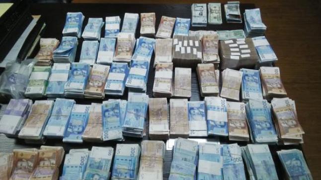 الحكومة المغربية مطالبة بالتدخل السريع للحد من ظاهرة تهريب رؤوس الأموال إلى الخارج..