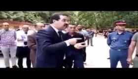 فيديو.. عامل إقليم إفران يحرّر الملك العمومي شخصيا ويقول لباعة “عين فيتيل” “سالينا مع تشفارت ديالكم”