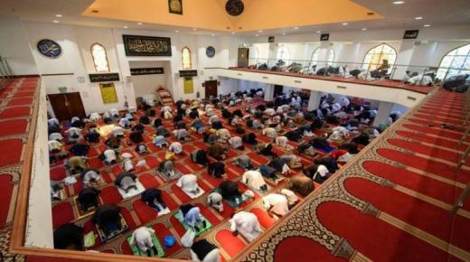 الداخلية البريطانية تلجأ للمساجد والمعابد لملاحقة المهاجرين وترحيلهم