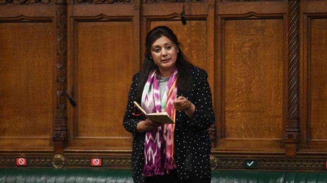 وزيرة بريطانية سابقة: أُقِلتُ من منصبي الوزاري بسبب ديانتي الإسلامية..