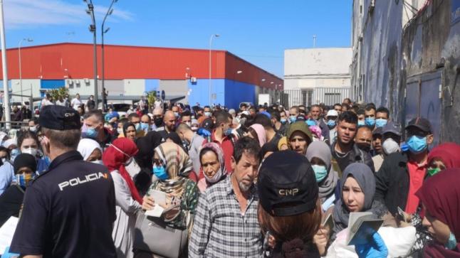 سلطات سبتة المحتلة تقرر طرد المغاربة العالقين الذين رفضوا العودة إلى الوطن