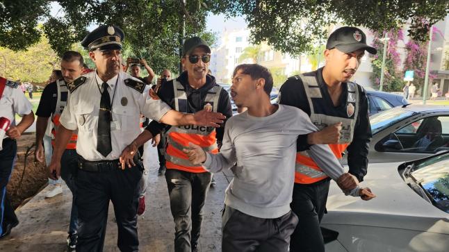 وزارة الداخلية: 263إصابة في صفوف القوات العمومية وتخريب عشرات العربات أثناء احتجاجات عنيفة..التفاصيل..