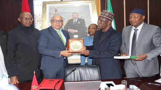 وفد نيجيري رفيع المستوى يزور جامعة وجدة ويوقع مع رئيسها عدة اتفاقيات