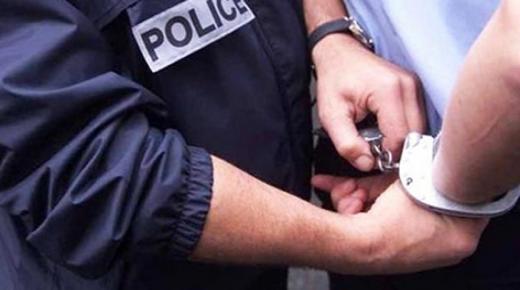 أمن ميناء بني أنصار يوقف جزائريين متورطين في تهريب سيارات مسروقة..￼