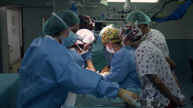 إنجاز طبي مهم… نجاح أول عملية زرع لعين كاملة..