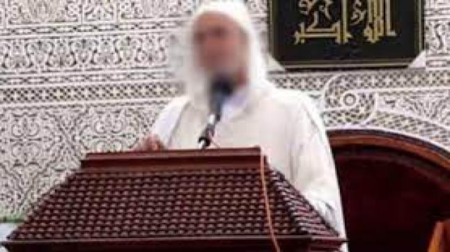 المجلس العلمي ينبه الخطباء لضرورة ارتداء الزي المغربي الأصيل أثناء وقوفهم بالمنبر..