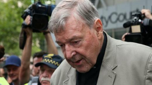 السجن لوزير سابق أدين بالاعتداء جنسيا على 3 من طالبي اللجوء