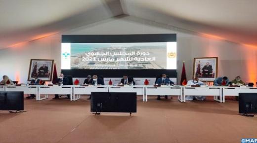 مجلس جهة الداخلة يصادق على 14 مشروعا بقيمة 574 مليون درهم..