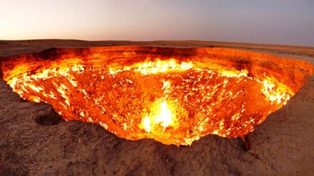 “أبواب الجحيم” فوهة غازية مشتعلة منذ نصف قرن..