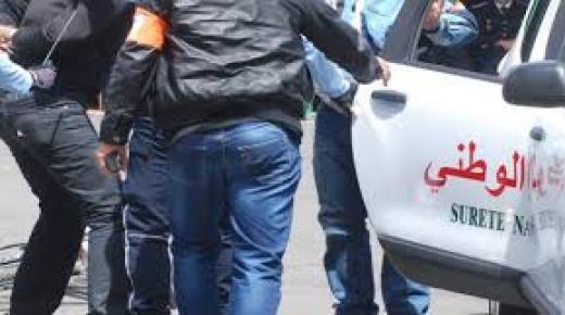 توقيف شقيقين يشتبه في ارتباطهما بشبكة للنصب وخلق شركات وهمية لسرقة السيارات