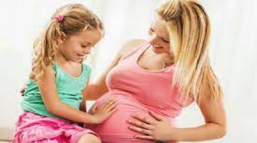 دراسة علمية : الأطفال في رحم الأمهات يتفاعلون مع النكهات المختلفة