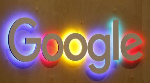 غوغل” تغيّر شعارها.. هكذا تحثّ الناس على البقاء في منازلهم!