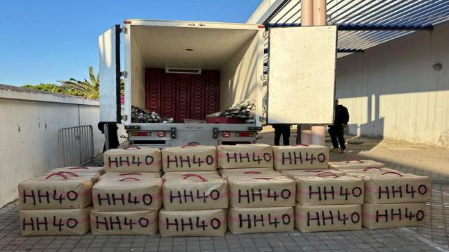 حجز أزيد من طن ونصف من مخدر الشيرا وتوقيف شخصين ..