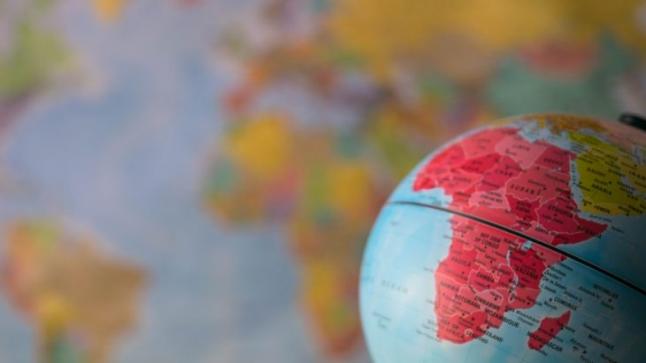 باحث: فرنسا والعلاقات الاقتصادية غير العادلة مع إفريقيا..