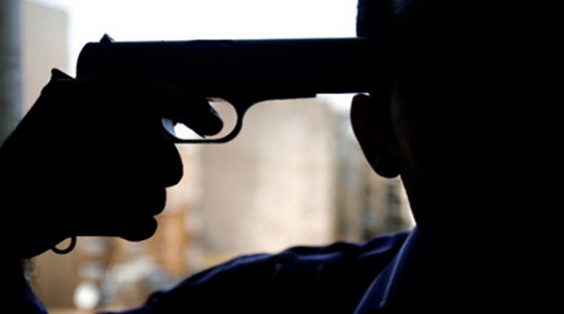 انتحار مفاجئ لضابط شرطة داخل منزله..