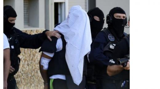 الكشف عن هوية قاطع رأس المعلم الفرنسي..