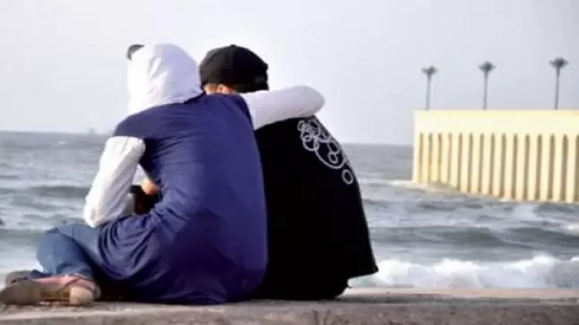 العلاقات الرضائية خارج إطار الزواج تقسم المجتمع المغربي إلى مؤيد ومعارض￼