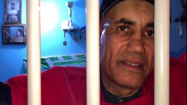 أقدم سجين في سجون المملكة يعانق الحرية بعد 22 سنة سجنا..”لا أحس بطعم الحرية، لأنني مظلوم”