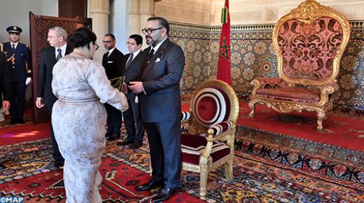 الملك يعين عددا من السفراء الجدد ويستقبل عددا من السفراء الأجانب بعد انتهاء مهامهم
