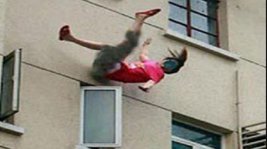 زوجة ترمي بنفسها من الطابق الخامس دقائق قبل موعد الإفطار..والأمن يفتح تحقيقا في الواقعة..