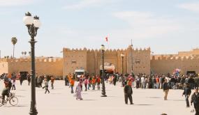 المصعد المعطل لقيسارة بن التاج بوجدة يتحوّل إلى “مسخرة ” عبر منصات العالم وإدارة الأوقاف منذ ثلاثة أشهر تغطّ في سبات عميق..