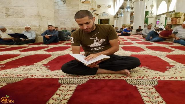 استطلاع : ثلث الشباب العربي يرون الدين جوهر هويتهم￼