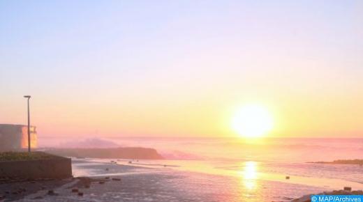 طقس حار بين 40 و46 درجة مرتقب من الجمعة إلى الأحد بعدد من أقاليم المملكة