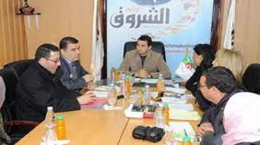 بسبب مقال عن وقف تصدير التمور الجزائرية.. حبس صحفي جزائري ومنع جريدته