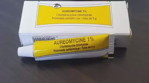 الوكالة المغربية للأدوية والمنتجات الصحية توجه بسحب جزئي لـ “البومادا الصفرا” من صيدليات المملكة..