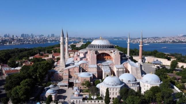 تعرف على كنيسة آيا صوفيا التي حوّلها أردوغان إلى مسجد..