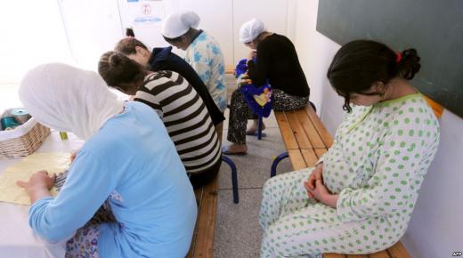 غالبيتهن من المغتصبات الأمهات العازبات الصغيرات ..يعانين من أسرهن و من الإقصاء والرفض والتمييز و الاستغلال