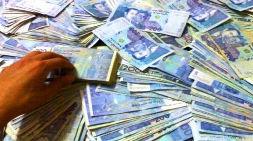 الأمن يوقف متورطا في تزييف العملة الوطنية وعرضها للتداول..