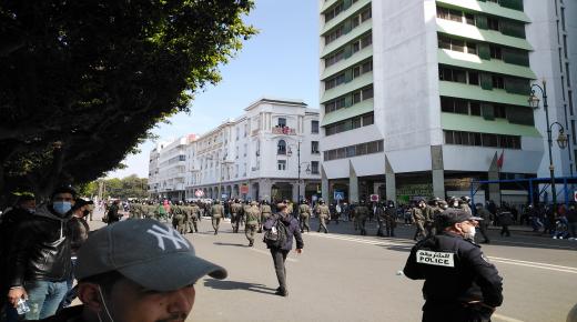 اصابات واغماءات خطيرة في صفوف الأساتذة المتعاقدين بالعاصمة الرباط..