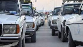 مستعملو سيارات الأجرة الكبيرة يعبرون عن تذمرهم واستياءهم من الزيادات في التسعيرة..