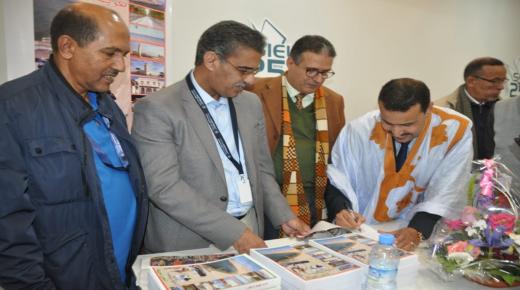 توقيع كتاب ” ذاكرة هوية ووطن…مذكرات الداخلة” لمؤلفه الأستاذ الحسن لحويدك ضمن فعاليات المعرض الدولي للكتاب