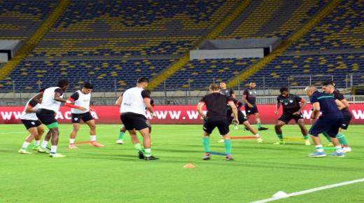 المولودية الوجدية تضيع فرصة انتزاع صدارة البطولة من فريق الوداد البيضاوي..