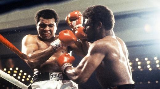 وفاة الملاكم الذي أذهل العالم بفوزه على الأسطورة محمد علي كلاي..